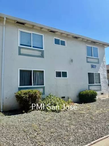 Main picture of 807 Farm Dr