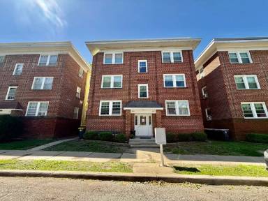 Main picture of 817 E 42nd St
