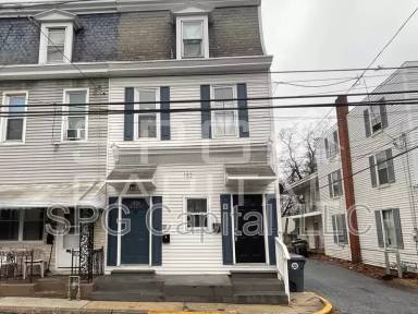 Main picture of 152 Lincoln St