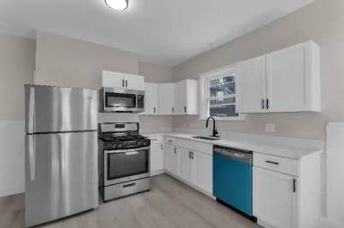 Main picture of 75 Vinton St