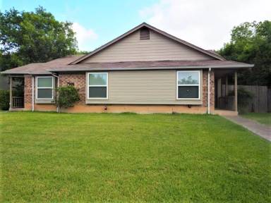 Main picture of 7906 West Gate Blvd