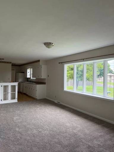 Main picture of 2828 S Stewart Ave