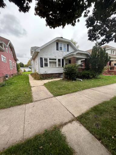 Main picture of 2418 Geneva St