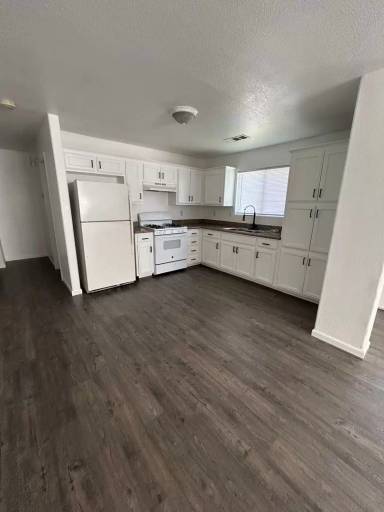 Main picture of 1748 S Garden St