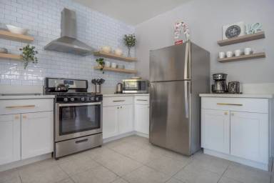 Main picture of 2401 Predera Ave