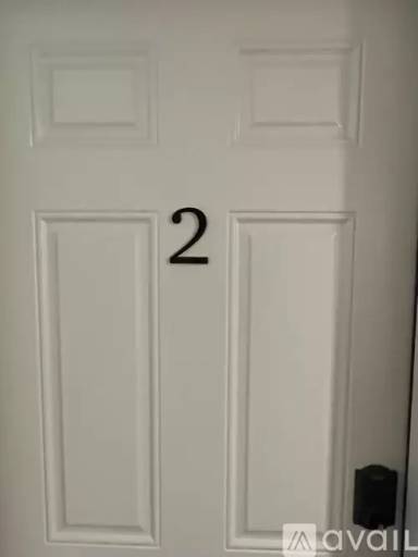 Main picture of 902 W 11th St