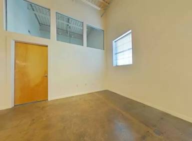 Main picture of T & E Apartments