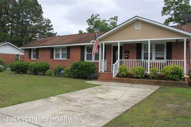 Main picture of 104 Cole Dr