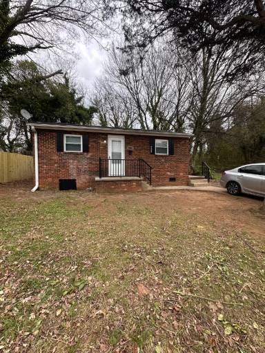 Main picture of 525 N Graham Ave