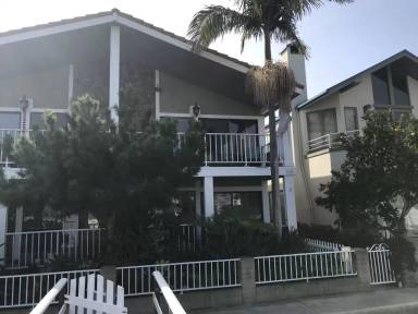 Main picture of 115 E Edgewater Ave