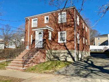Main picture of 605 Main St