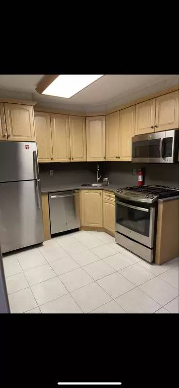 Main picture of 1723 Shore Pkwy