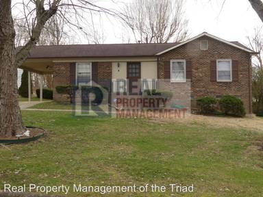 Main picture of 4 Woodcreek Ct