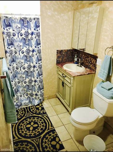 Main picture of 463 Park Dr