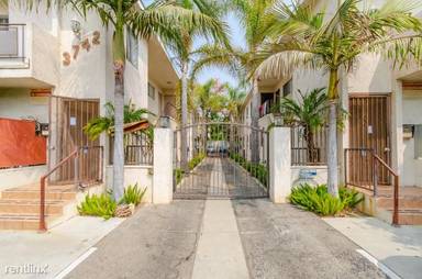 Main picture of 3650 S Bentley Ave