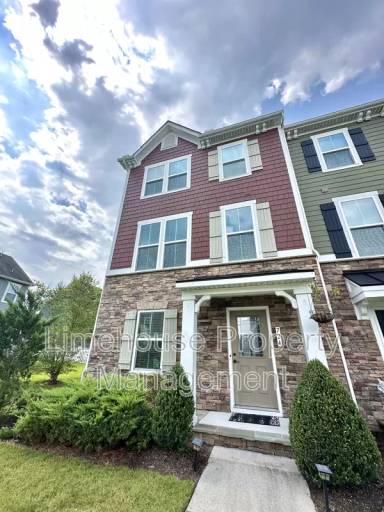 Main picture of 724 Phalarope St