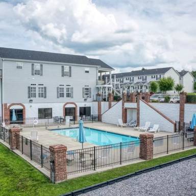 Main picture of Charleston Place Apartments