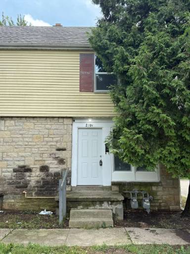 Main picture of 2099 W Mound St
