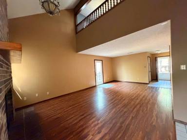 Main picture of 1121 W 19th Ter