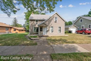 Main picture of 1512 Iowa St