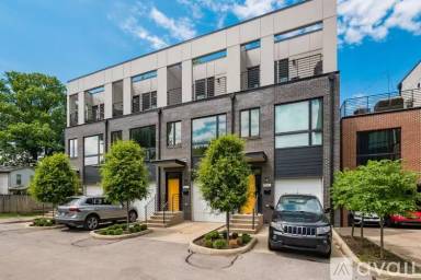 Main picture of 909 N 4th St