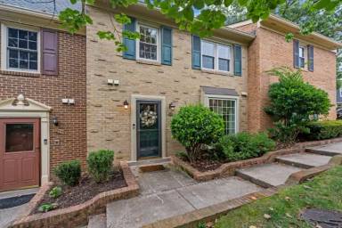Main picture of 696 N Armistead St