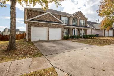 Main picture of 3675 Arminto Dr