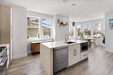 Main picture of 176 Humboldt Ave