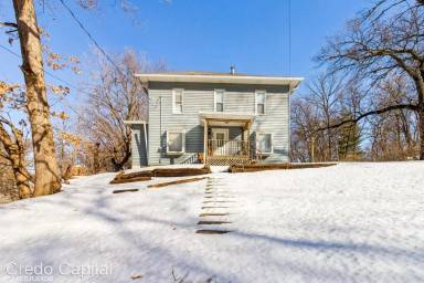 Main picture of 703 Taylor St