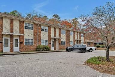 Main picture of 302 Law Rd