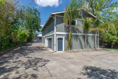 Main picture of 3636 Auburn Blvd