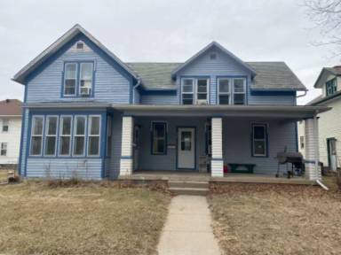 Main picture of 404 E Broadway St