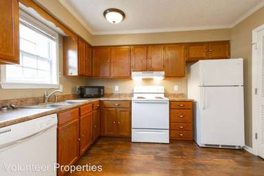 Main picture of 1700 Wedgewood Dr