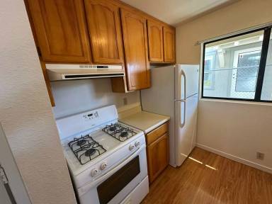 Main picture of 2880 Cedar Ave