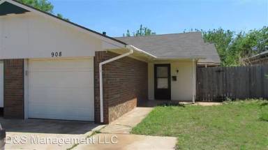 Main picture of 904 Delmar Cir