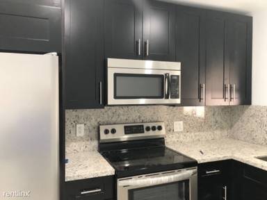 Main picture of 634 SE 4th Pl