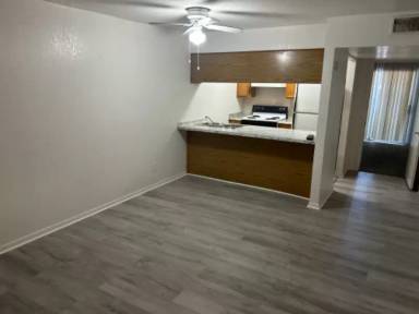 Main picture of 322 S Waco St