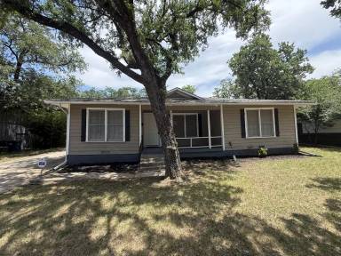 Main picture of 2607 Yeager St