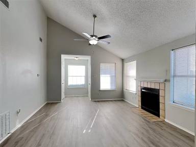 Main picture of 6701 Windwillow Dr