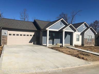 Main picture of 102 Deerfield Dr