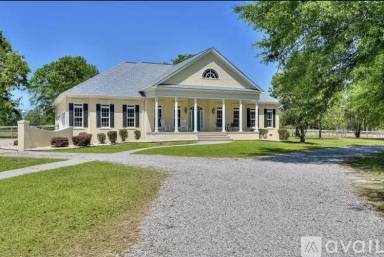 Main picture of 335 Equestrian Way
