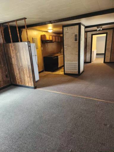 Main picture of 120 N Oak St