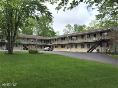 Main picture of 7919 N Main St