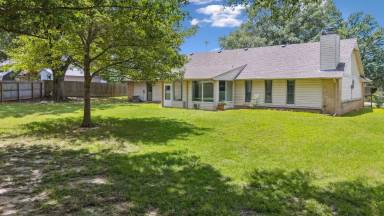 Main picture of 8405 S Kalanchoe Ave