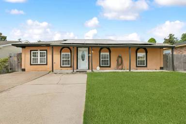 Main picture of 5832 Segnette Dr