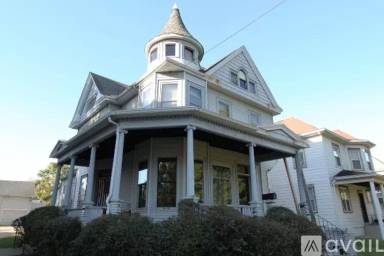 Main picture of 707 E Empire St