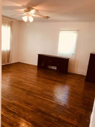 Main picture of 721 Edge St