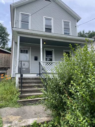 Main picture of 207 Gorham Ave