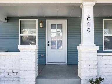Main picture of 849 N Oakland Ave