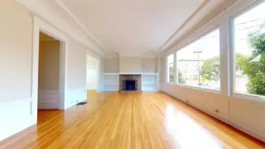 Main picture of 2546 Lake St